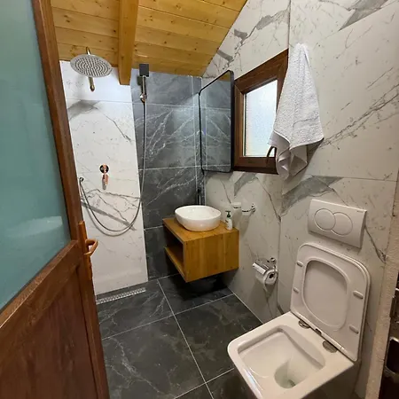 Pensión Bujtina Lindi